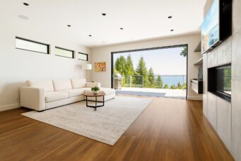 3389 Thompson Crescent
